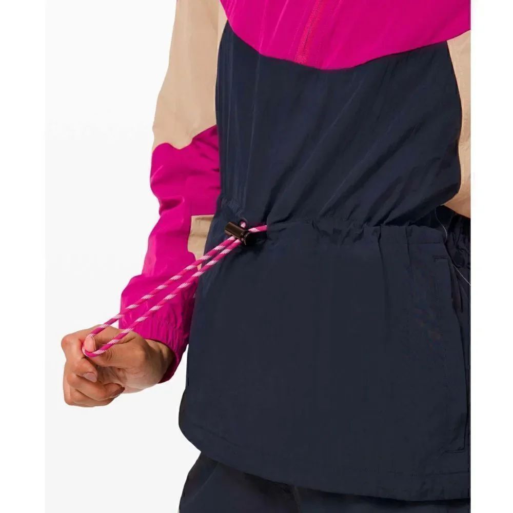 Lululemon Evergreen Anorak
Ripened Raspberry / Cafe Au Lait / True Navy